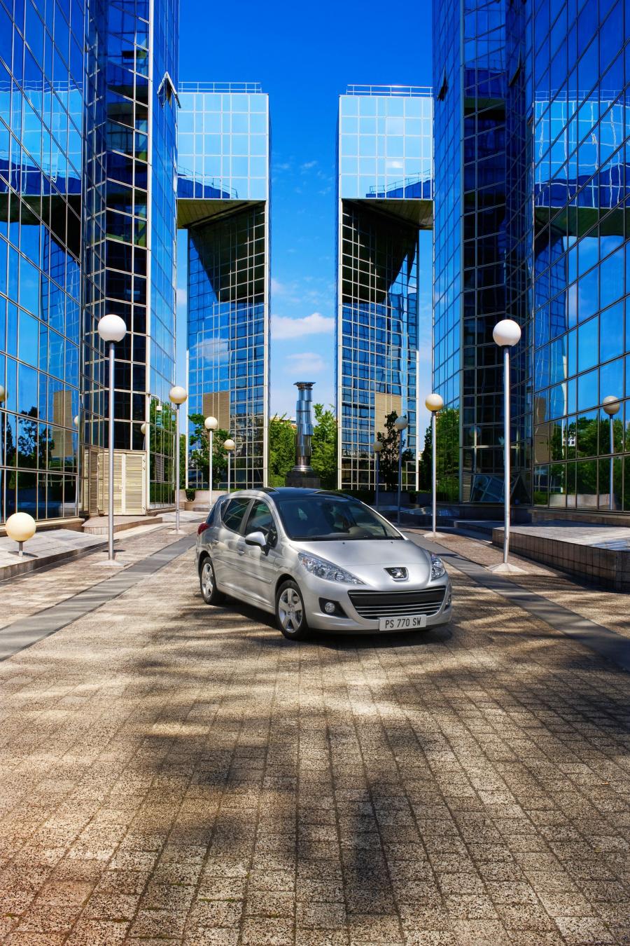 Peugeot 207 SW 2009 года  (фото 12 из 15)